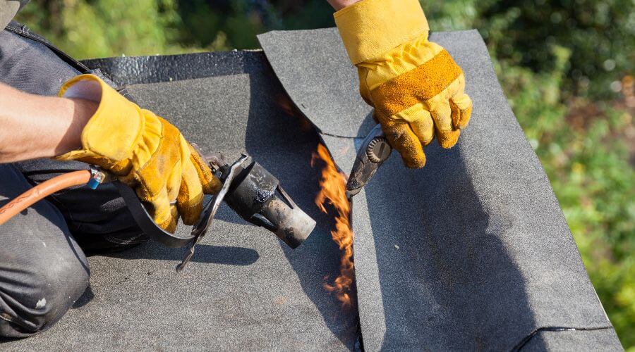 Professional gutter cleaning in Farmington, MO